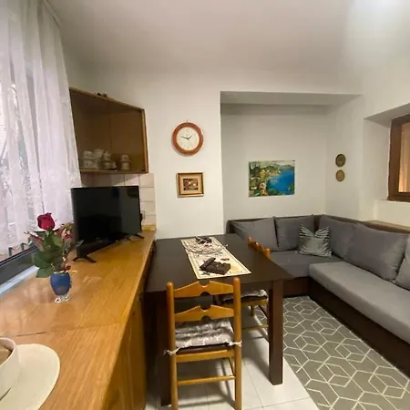 Dani Two Bedroom In Center Of 地拉那