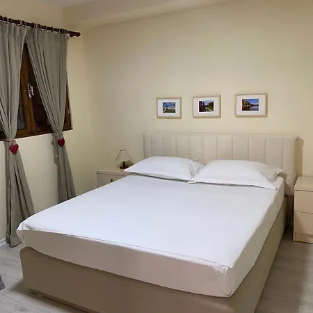 Dani Two Bedroom In Center Of Apartament