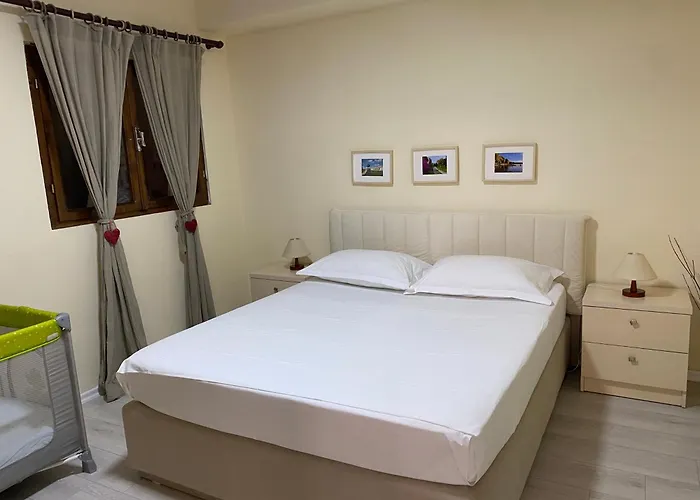 Dani Two Bedroom In Center Of Apartament